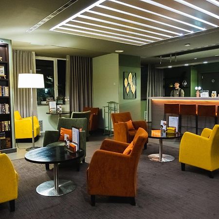 Park Hotel Алма Ата Екстериор снимка