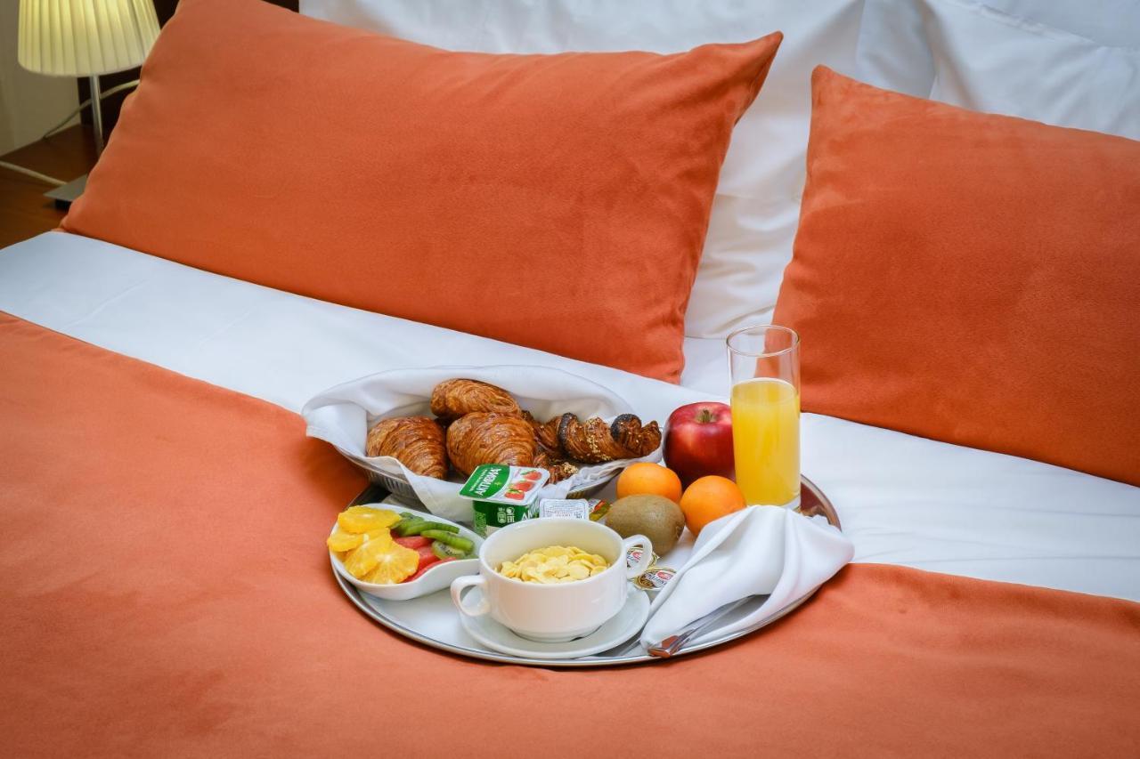 Park Hotel Алма Ата Екстериор снимка