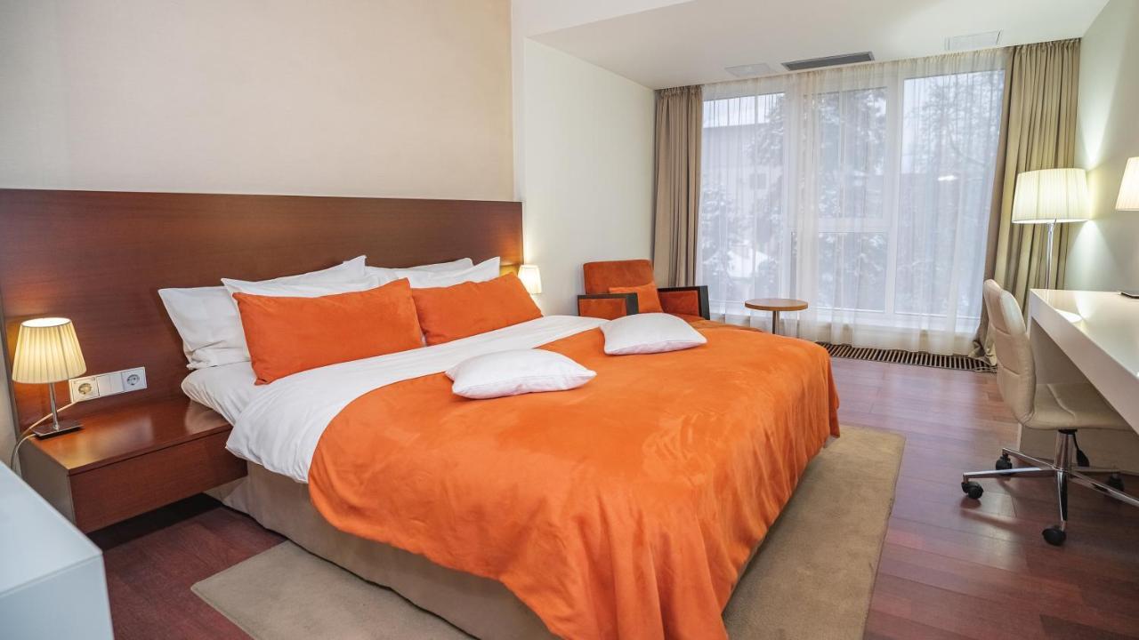 Park Hotel Алма Ата Екстериор снимка