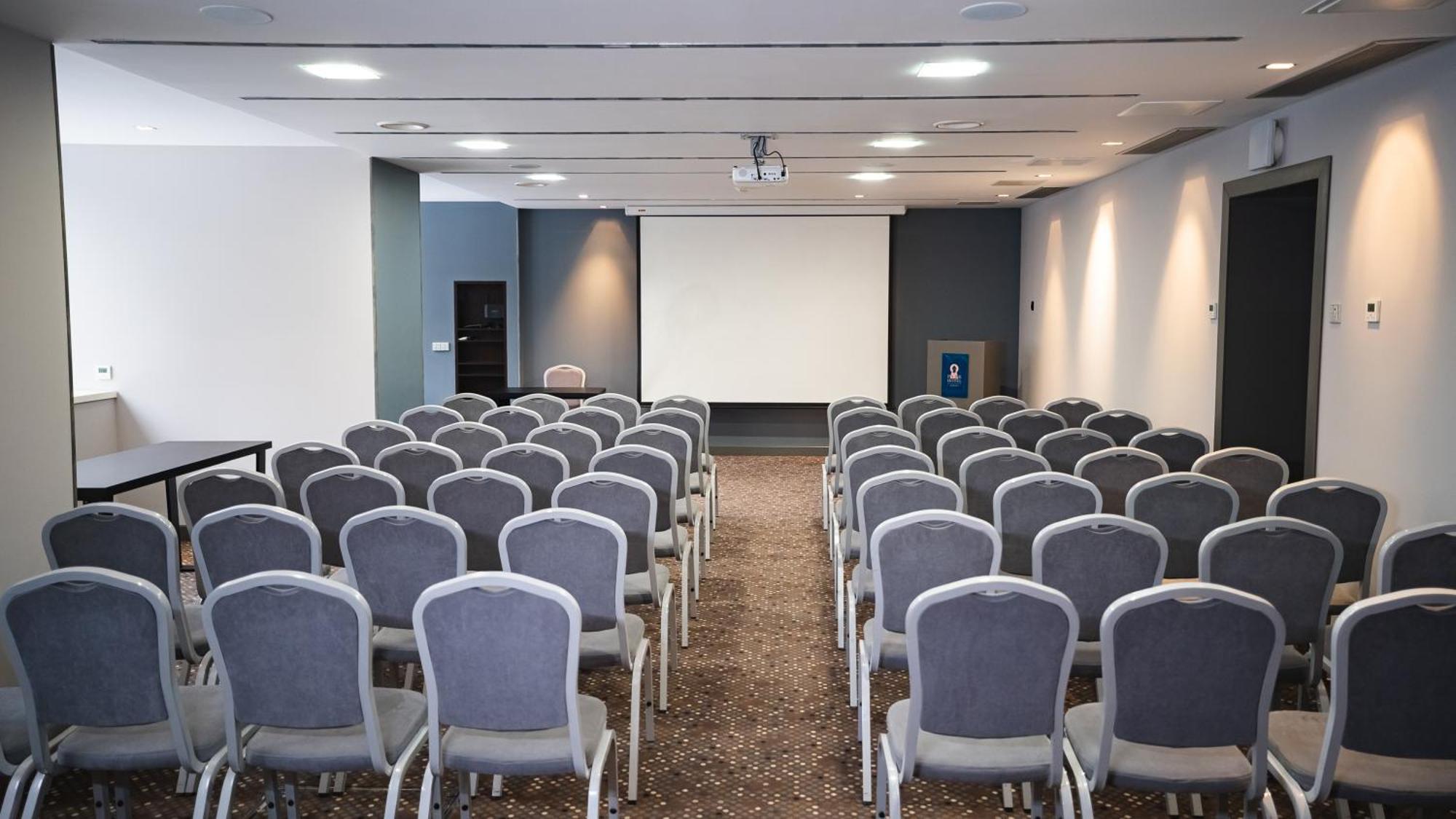 Park Hotel Алма Ата Екстериор снимка