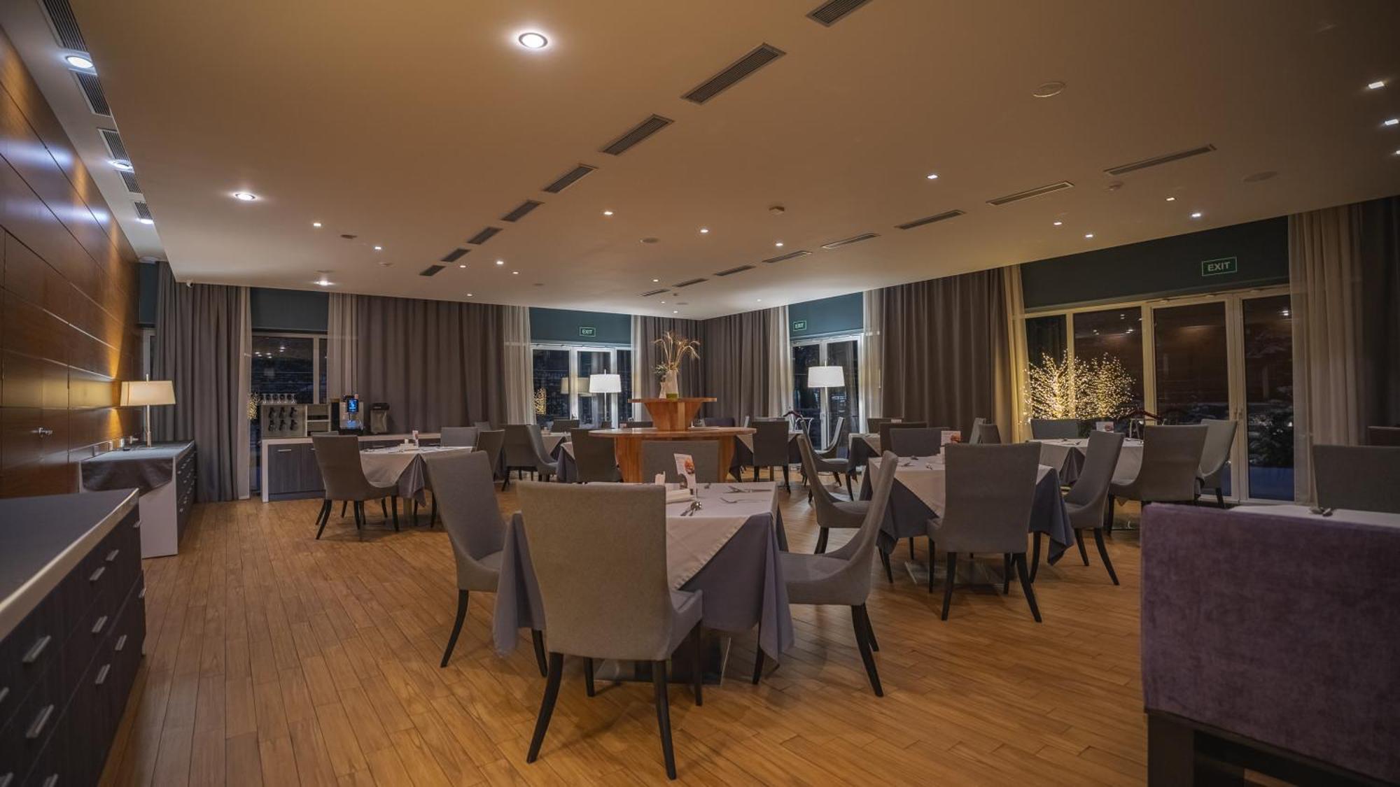 Park Hotel Алма Ата Екстериор снимка