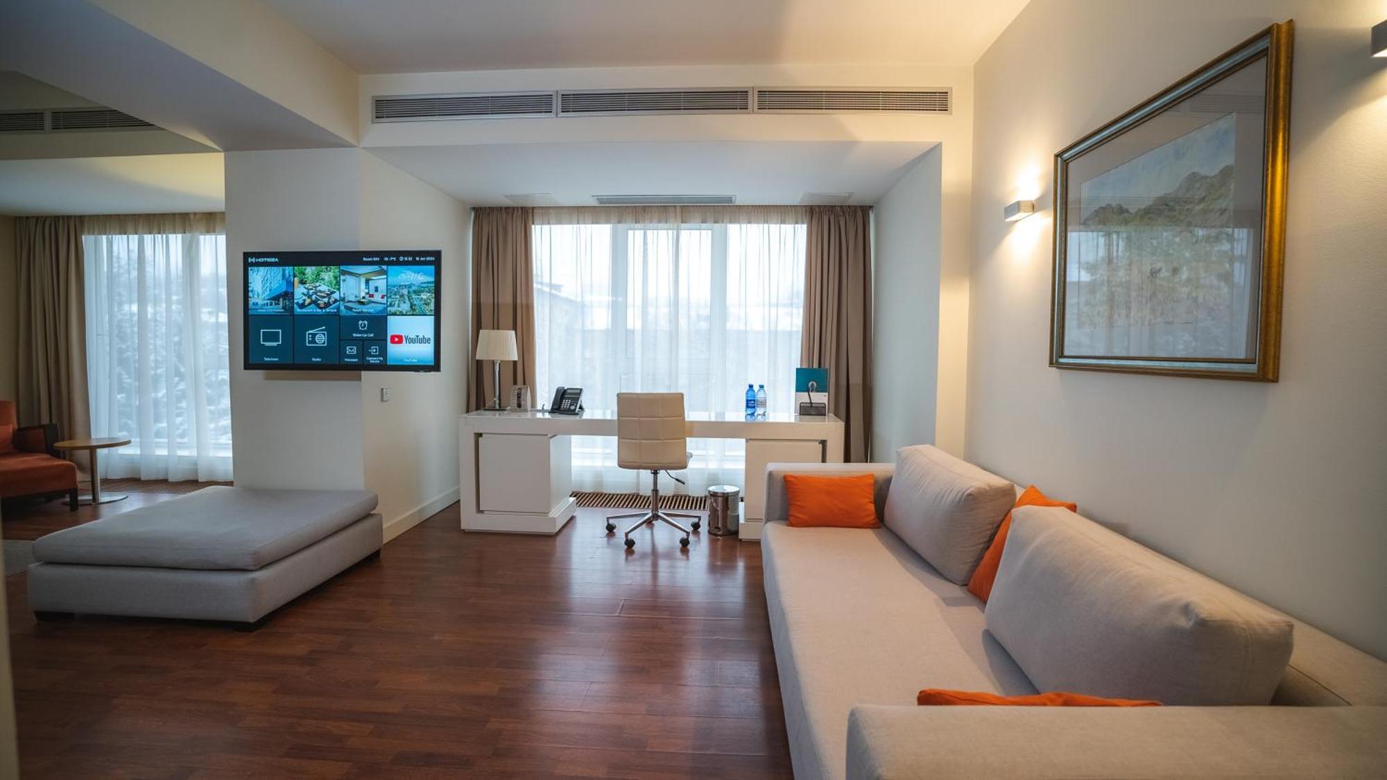 Park Hotel Алма Ата Екстериор снимка