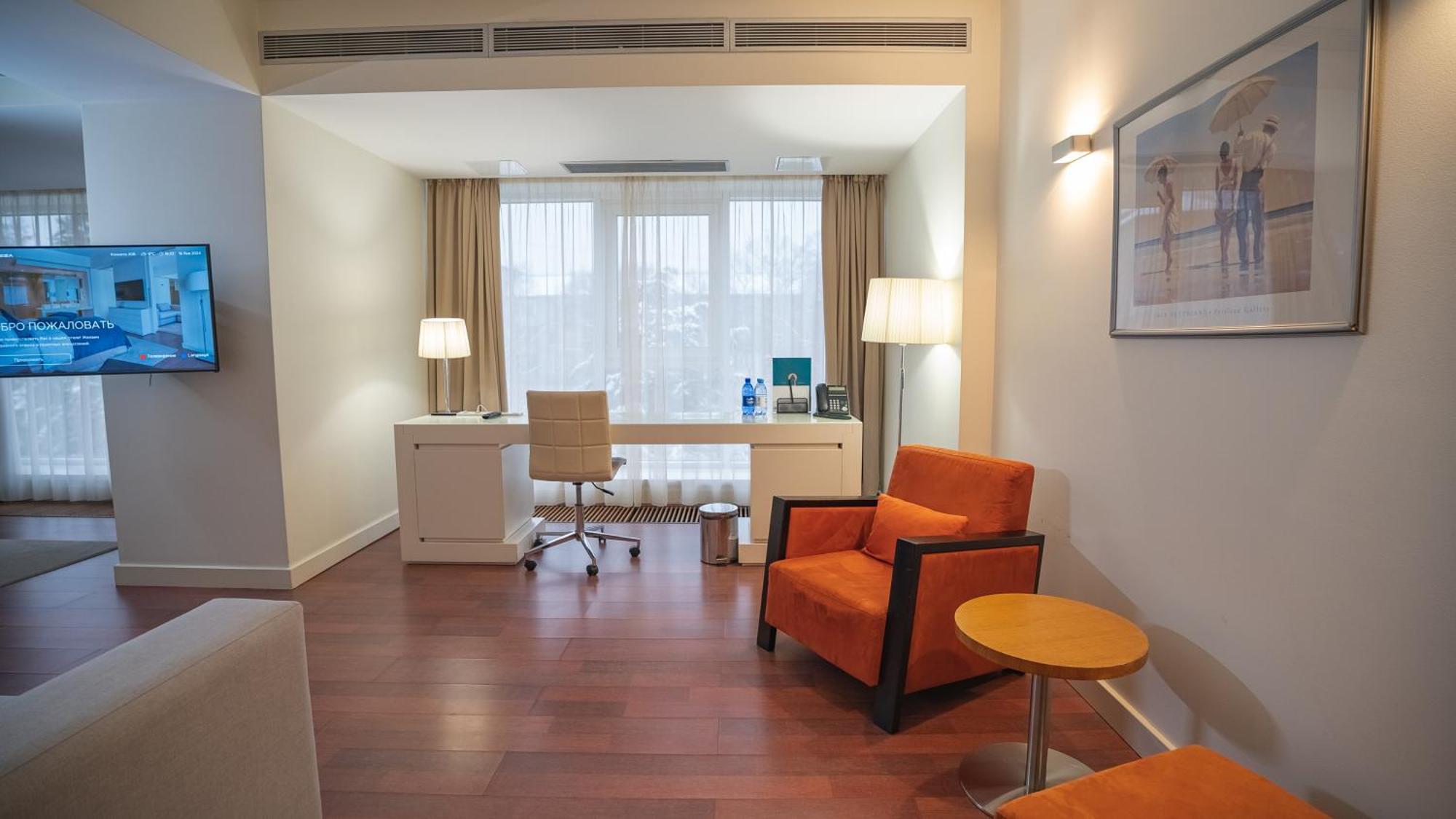 Park Hotel Алма Ата Екстериор снимка