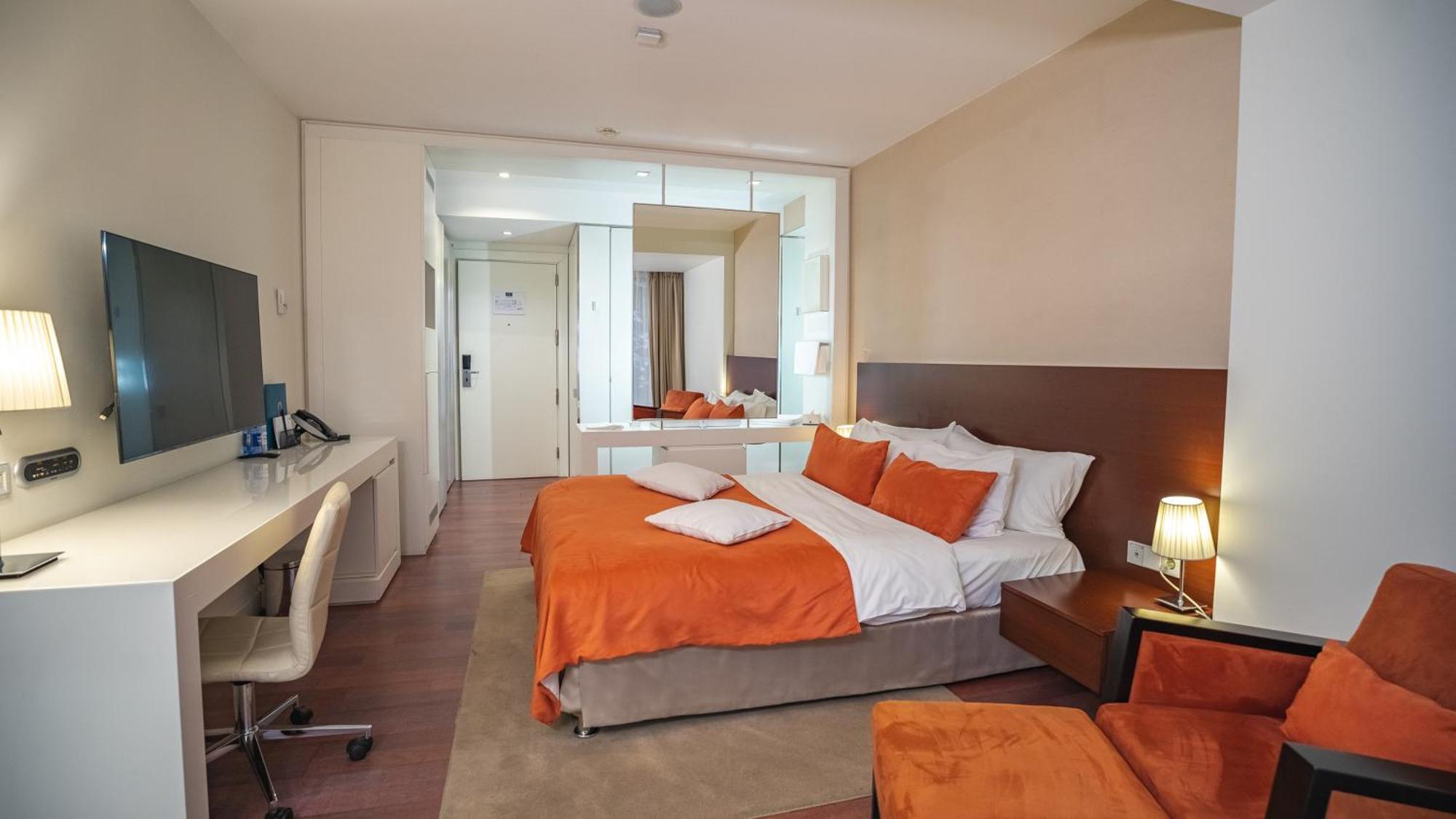 Park Hotel Алма Ата Екстериор снимка
