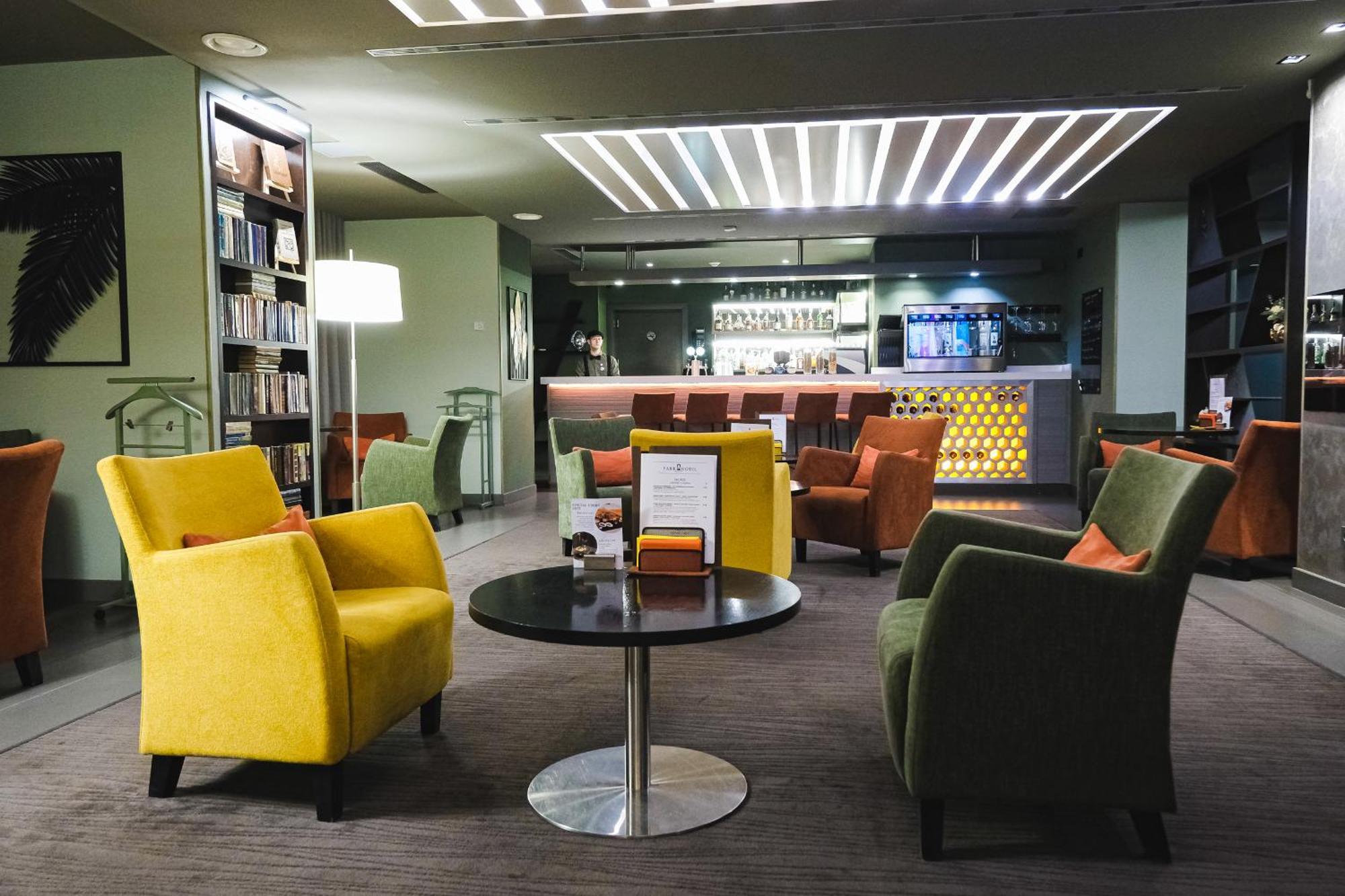 Park Hotel Алма Ата Екстериор снимка
