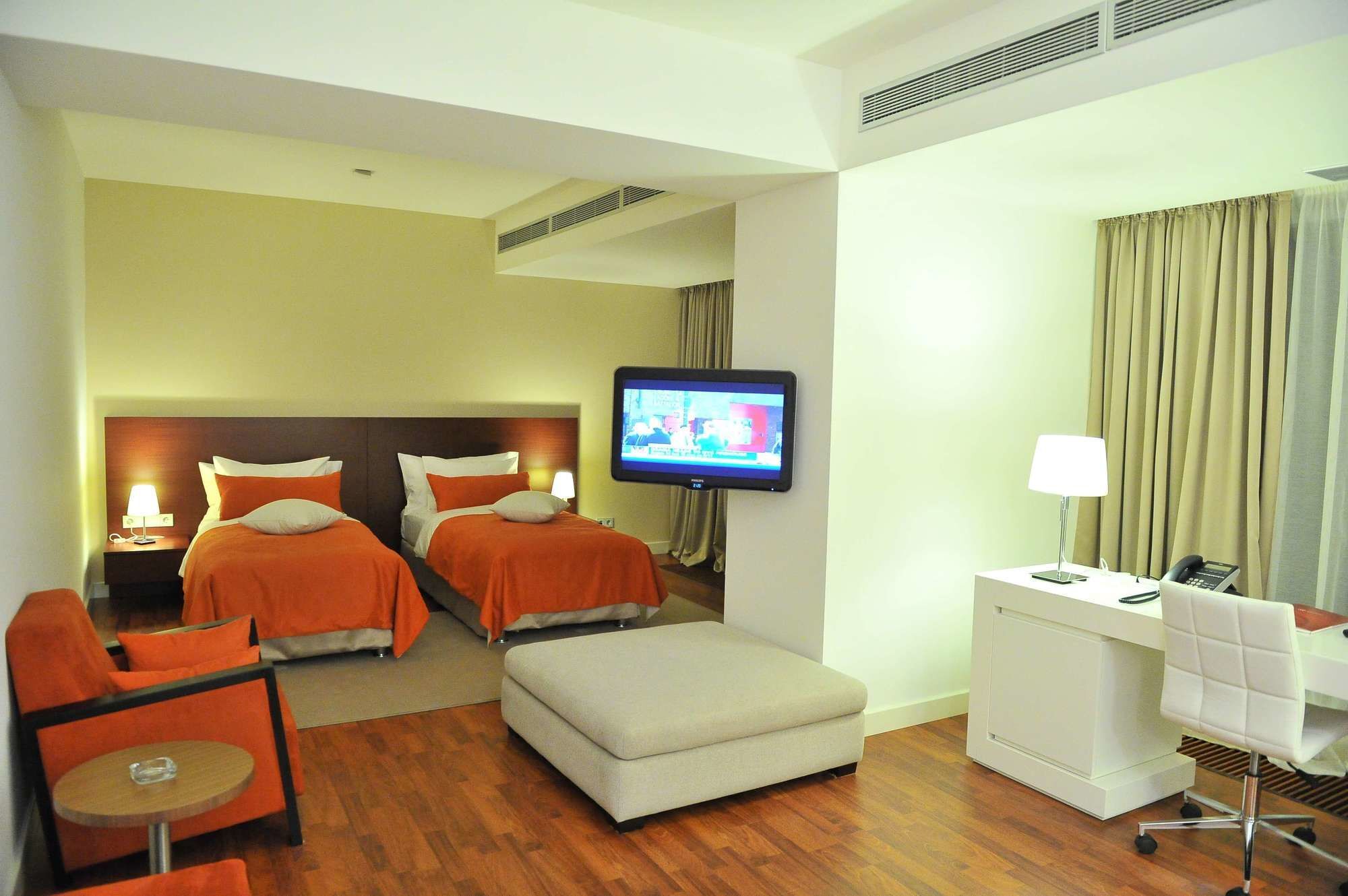 Park Hotel Алма Ата Екстериор снимка