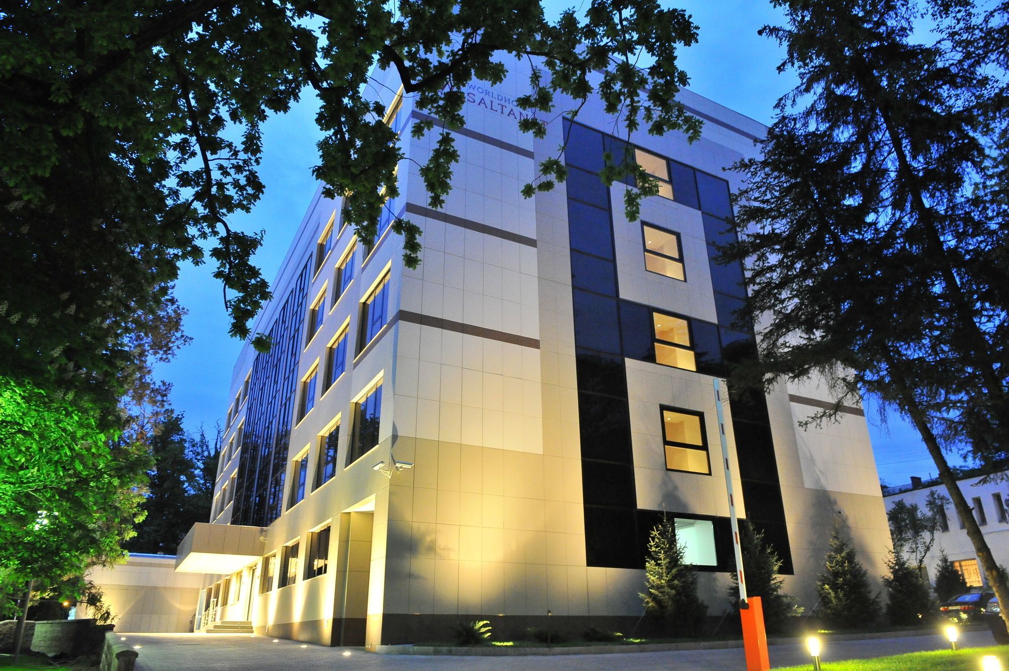Park Hotel Алма Ата Екстериор снимка