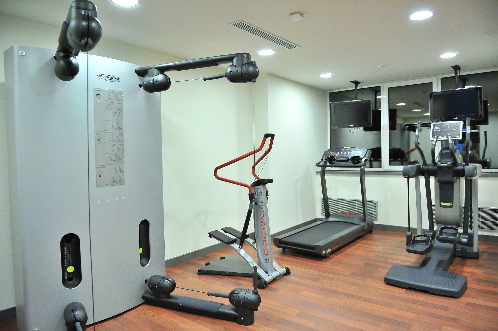 Park Hotel Алма Ата Екстериор снимка